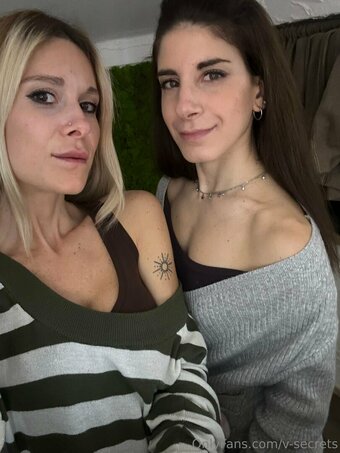 v-secrets Nude Leaks Photo 3