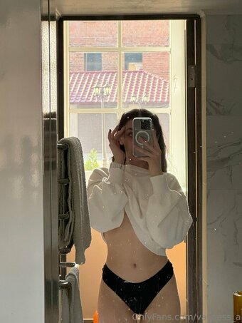 va_ness_a Nude Leaks Photo 10