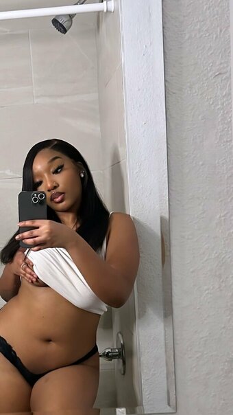 vaehzani Nude Leaks Photo 1