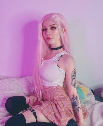 Vahnilly / Lilly Nude Leaks Photo 1