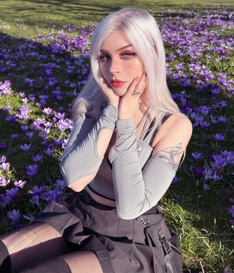 Vahnilly / Lilly Nude Leaks Photo 3