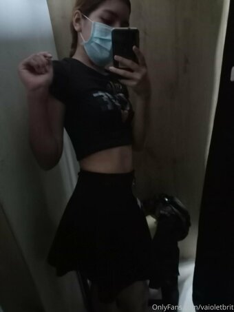 vaioletbrit Nude Leaks Photo 3