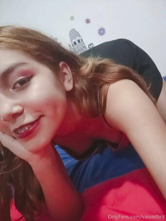 vaioletbrit Nude Leaks Photo 6