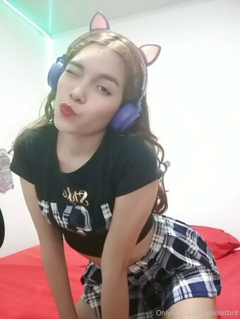 vaioletbrit Nude Leaks Photo 9