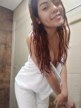 vaioletbrit Nude Leaks Photo 25