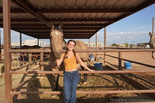 valbaeee Nude Leaks Photo 13