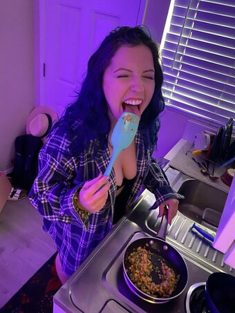 validationneeded / manda Nude Leaks OnlyFans Photo 3