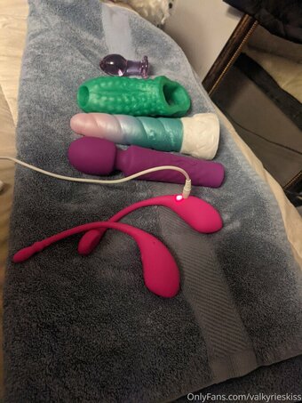 valkyrieskiss valkyrieskiss