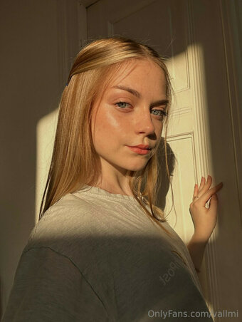 Vallmi / Kaleria Mi / https: / vpiekatoski Nude Leaks OnlyFans Photo 8