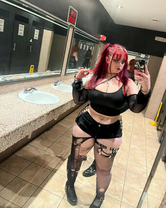 vampiref0ckerr / vampire.f0cker Nude Leaks OnlyFans Photo 6