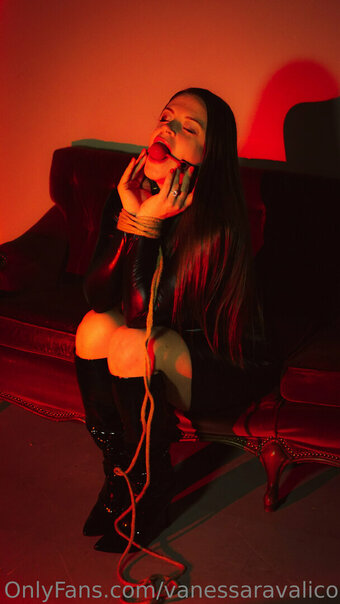 vanessaravalico Nude Leaks Photo 2