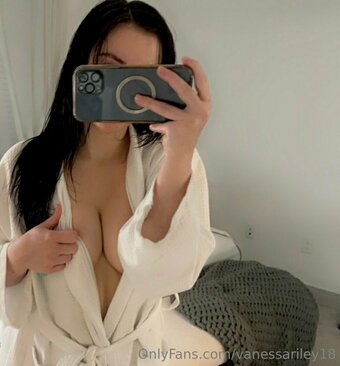 vanessariley18 Nude Leaks Photo 1