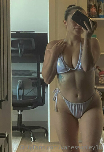 vanessariley18 Nude Leaks Photo 8