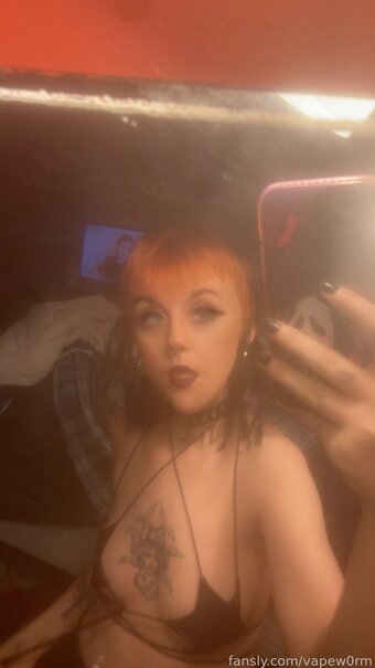 vapew0rm Nude Leaks Photo 10