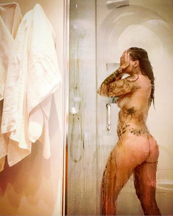 Vee Doherty / ronniedohertyy Nude Leaks Photo 4