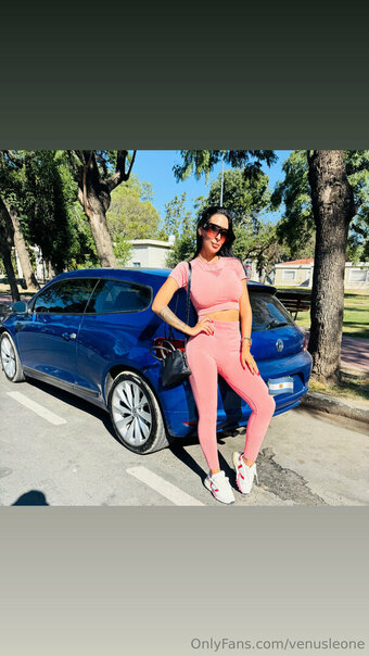 venusleone Nude Leaks Photo 15