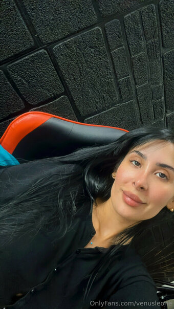 venusleone Nude Leaks Photo 26