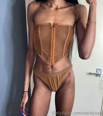 verityvee Nude Leaks Photo 4