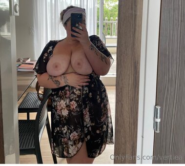 Vertlea Nude Leaks Photo 2