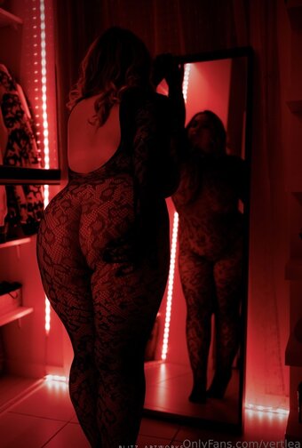 Vertlea Nude Leaks Photo 19