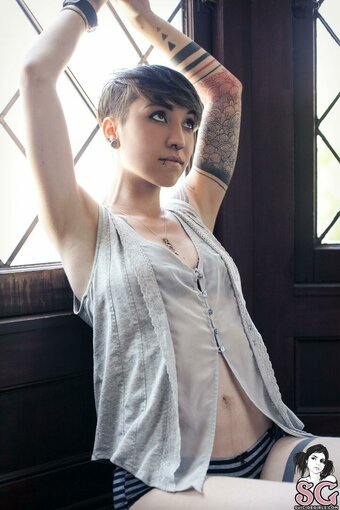 Vesperal / freevesperal / heyursinae / ursinaevesperal Nude Leaks OnlyFans Photo 3