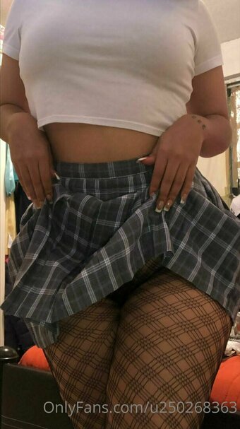 vf090902 Nude Leaks Photo 4