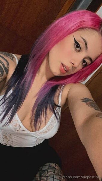 vicposting Nude Leaks Photo 18