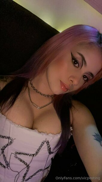 vicposting Nude Leaks Photo 19