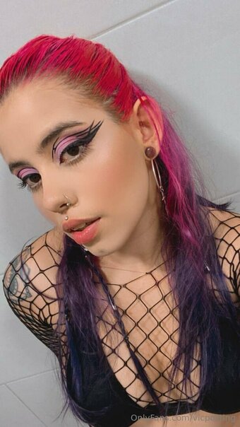 vicposting Nude Leaks Photo 25