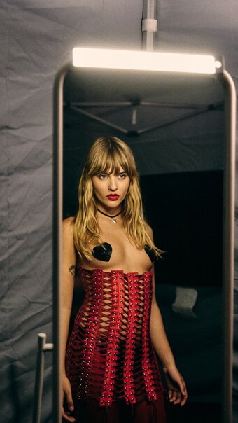 Victoria De Angelis / Victoria Nude Leaks Photo 4