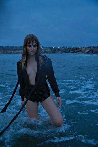 Victoria De Angelis / Victoria Nude Leaks Photo 5