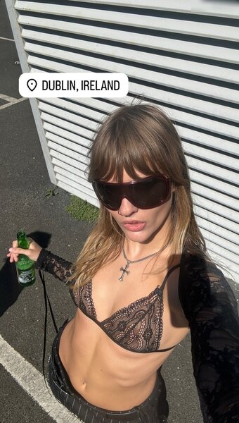 Victoria De Angelis / Victoria Nude Leaks Photo 12