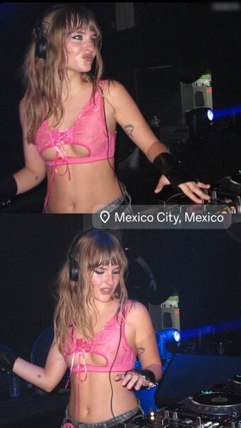 Victoria De Angelis / Victoria Nude Leaks Photo 18