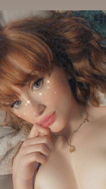 Vignedefleurs / weefieryfox Nude Leaks OnlyFans Photo 3