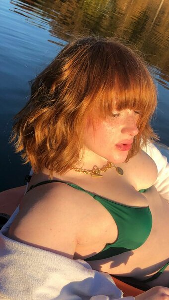 Vignedefleurs / weefieryfox Nude Leaks OnlyFans Photo 6
