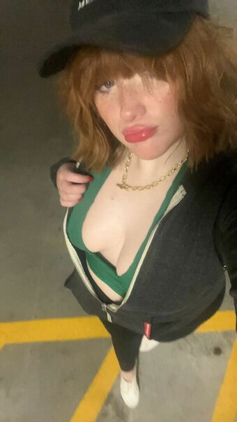 Vignedefleurs / weefieryfox Nude Leaks OnlyFans Photo 11