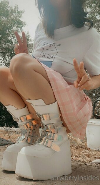 viinusflytrap Nude Leaks Photo 1