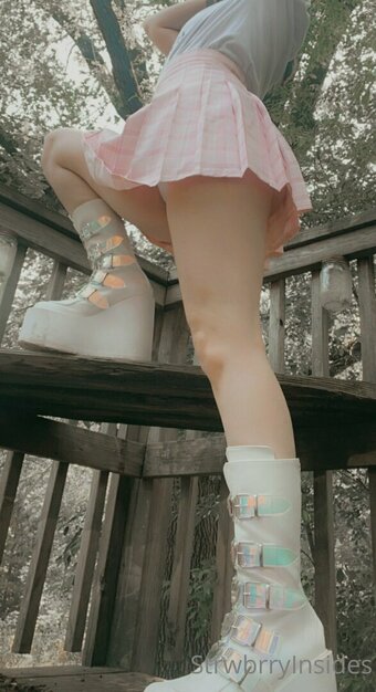 viinusflytrap Nude Leaks Photo 9