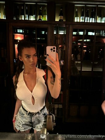 vikymiky / vikymiky1 Nude Leaks OnlyFans Photo 4