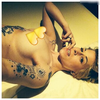 Vine Nude Leaks Photo 2