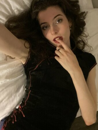 Viola__ / ViolaVonBelle / ViolasDiary / angelviolla / violavallace Nude Leaks OnlyFans Photo 1