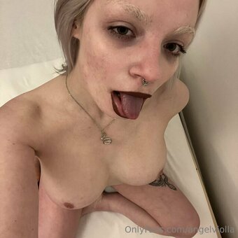 Viola__ / ViolaVonBelle / ViolasDiary / angelviolla / violavallace Nude Leaks OnlyFans Photo 12