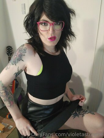 Violet Nothing / Violet Disintegration / babesmistakenforstars / violetastrophe / violetngyn Nude Leaks OnlyFans Photo 2