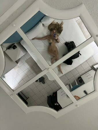 Violet Walker / violet.walker66 / violet.walker66_free / violet_walker66 Nude Leaks OnlyFans Photo 1