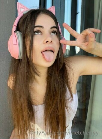 violetcherryy Nude Leaks Photo 13