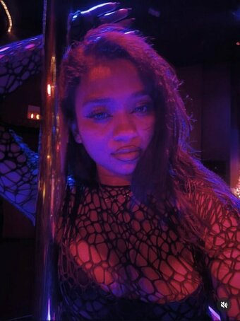 Visual Vixen / Julenia Cox / visualvix3n Nude Leaks Photo 17