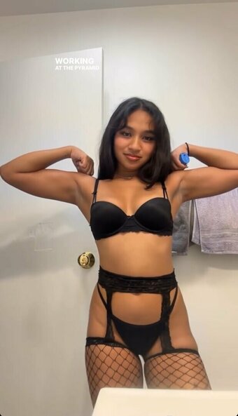 Visual Vixen / Julenia Cox / visualvix3n Nude Leaks Photo 19