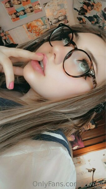 viveee Nude Leaks Photo 16