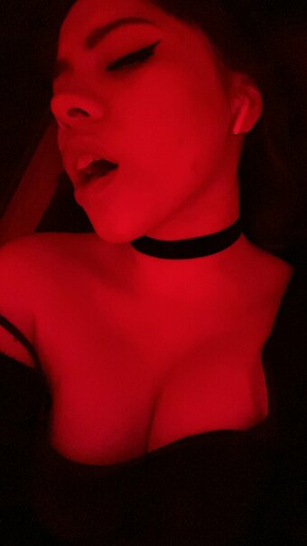 Vlackbive / black_aprill Nude Leaks Photo 4