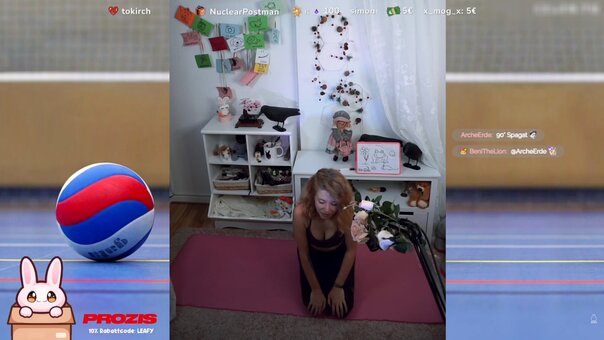 vleafnin / Littleloona Nude Leaks Photo 6